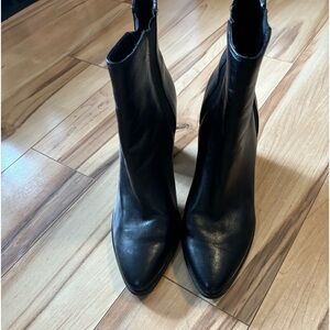 Nine West Black Boot with 3 inch heel.Perfect condition